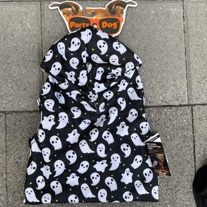 New Dog shirt with ghosts print, Size Large, Halloween dog hooded tee/hoodie!